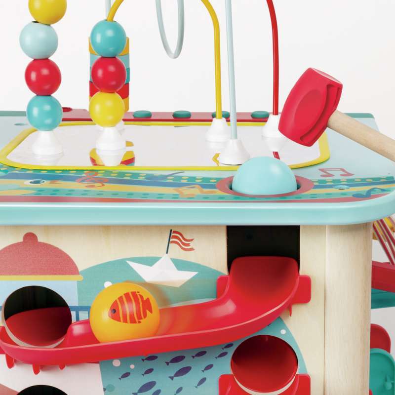 MAGIC CUBE HAPE EXPLORES AND LEARNS