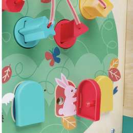 MAGIC CUBE HAPE EXPLORES AND LEARNS